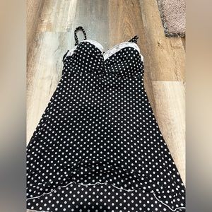 Black & white polka dot chemise with push-up bra retro